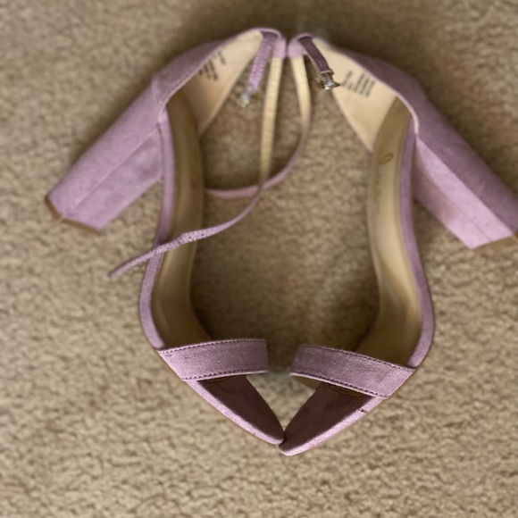 Lulu’s Purple heels - Picture 2 of 4